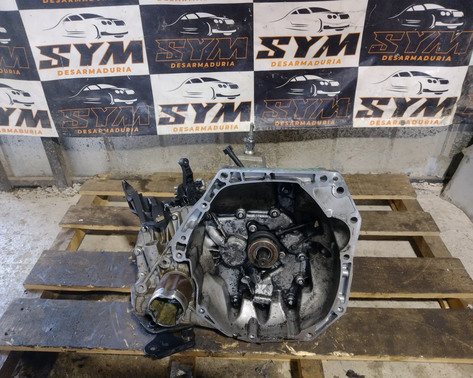 Caja De Cambio Nissan New Versa · OEM cp0081 · compatible Nissan Versa · usado bueno · Repuesto Verde