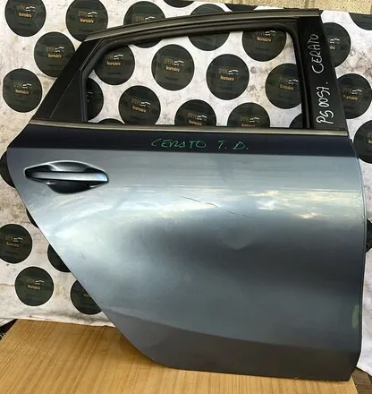 Puerta Trasera Derecha Kia Cerato 5