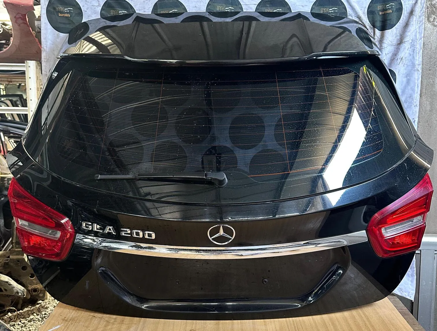 Portalon Mercedes Benz GLA · compatible Mercedes-Benz GLA · usado bueno · Repuesto Verde