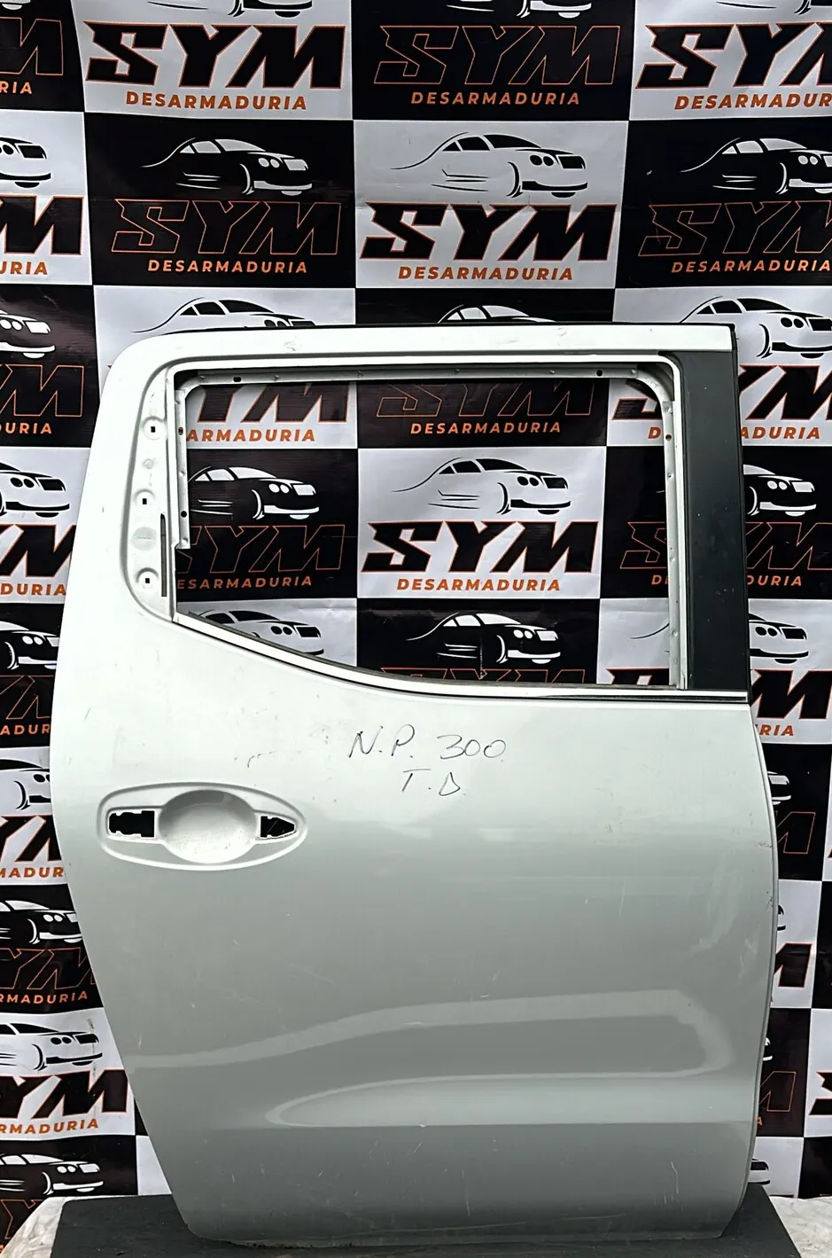 Puerta Trasera Derecha Nissan Np300 · OEM pp0040 · compatible Nissan NP300 · usado bueno · Repuesto Verde