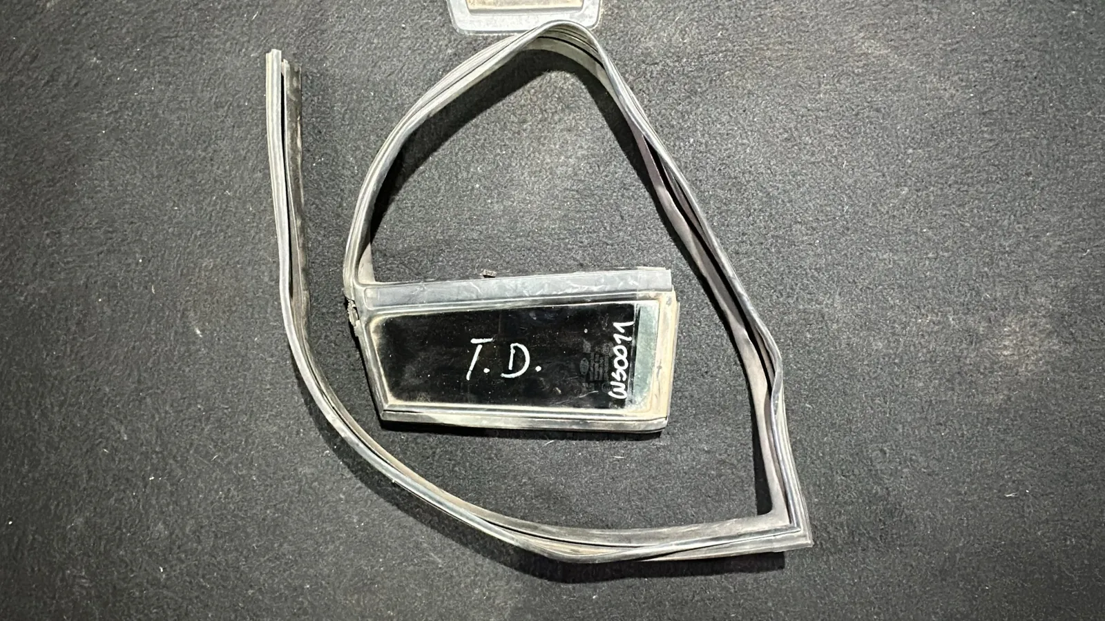 Vidrio De Puerta Trasera Derecha Kia Rio 4 · OEM ws0011 · compatible Kia Rio · usado bueno · Repuesto Verde