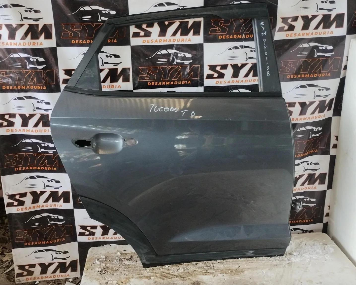 Puerta Trasera Derecha Hyundai Tucson · OEM pp0108 · compatible Hyundai Tucson · usado bueno · Repuesto Verde