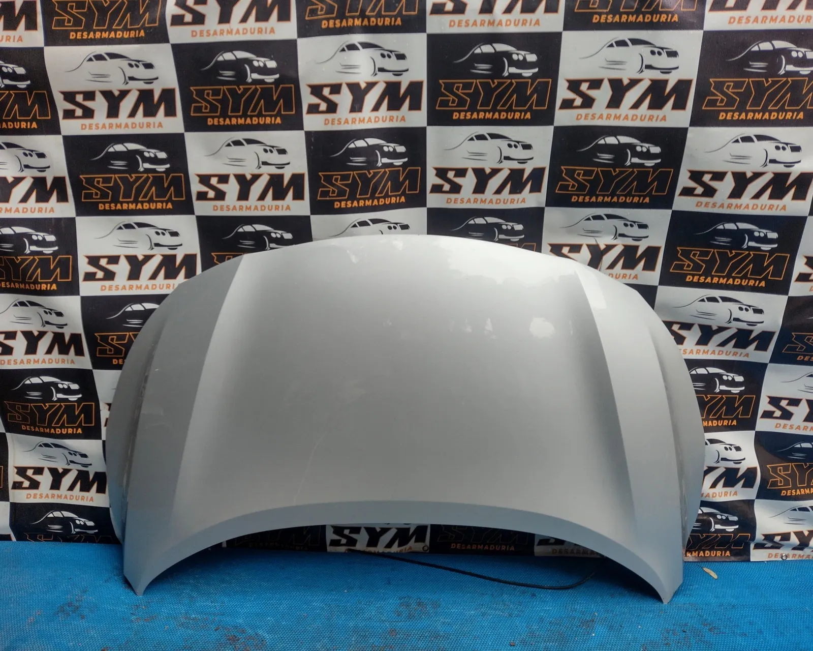Capot Nissan New Versa · OEM ksp0011 · compatible Nissan Versa · usado bueno · Repuesto Verde