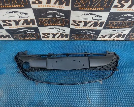 Mascara Delantera Mazda 2 · OEM mcp0121 · compatible Mazda 3 hb 2.0 Bencinero · usado bueno · Repuesto Verde