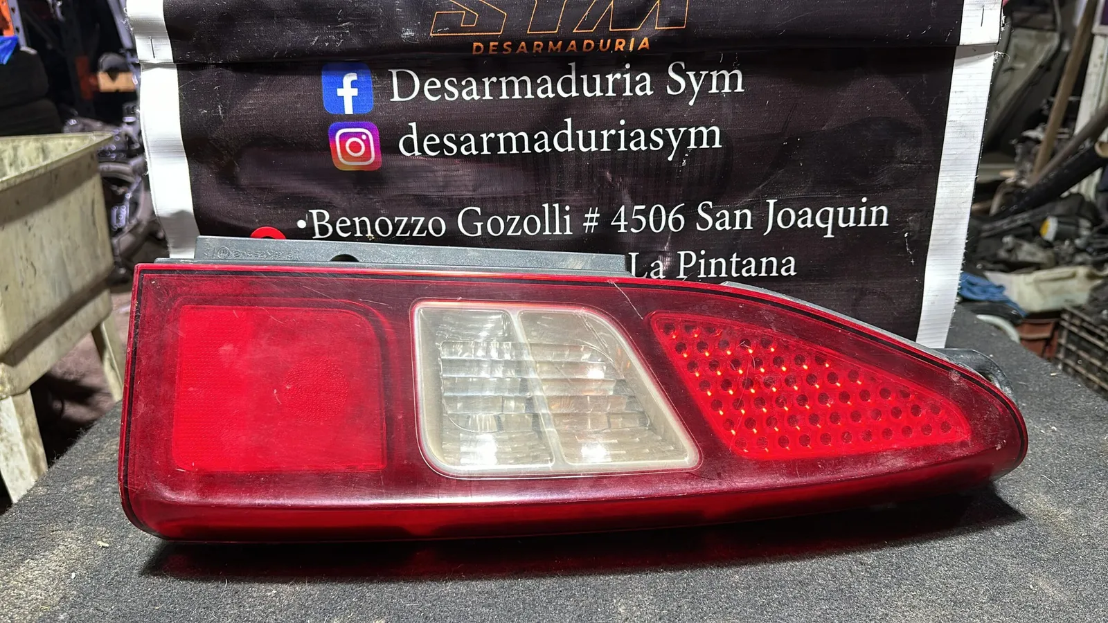 Foco Trasero Derecho Peugeot Teppe — foto 1