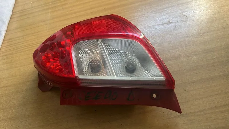 Foco Trasero Derecho Suzuki Celerio · OEM fs0054 · compatible Suzuki Celerio · usado bueno · Repuesto Verde