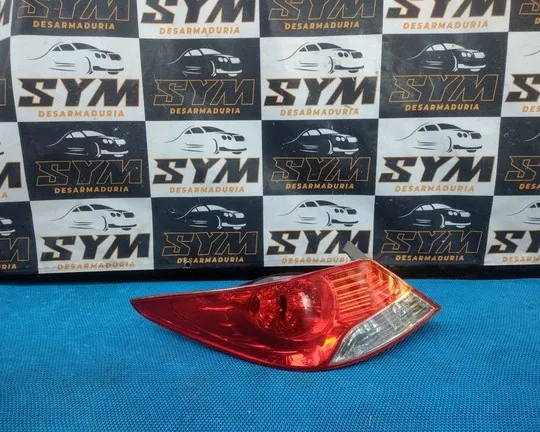 Foco Trasero Izquierdo Hyundai Accent — foto 1