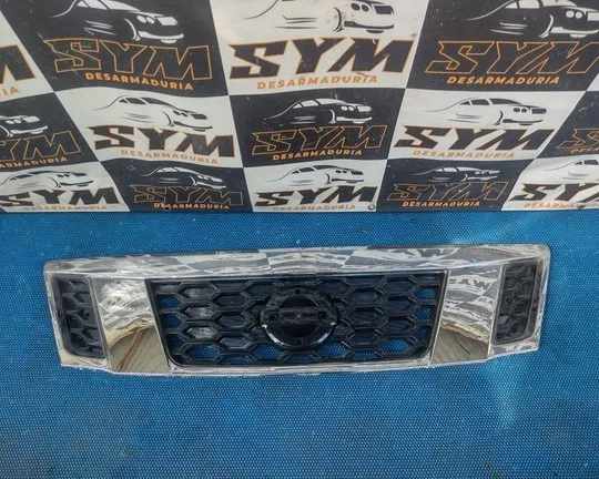 Mascara Delantera Nissan Nv 350 — foto 1