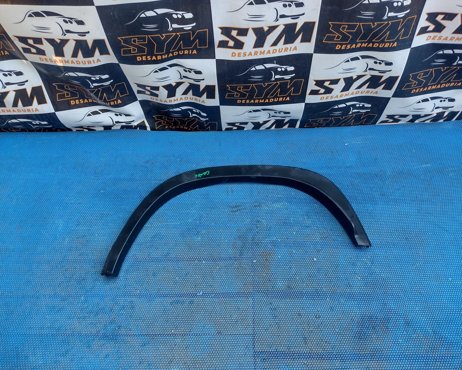 Moldura Puerta Trasera Izquierda Chevrolet Groove Premier — foto 1