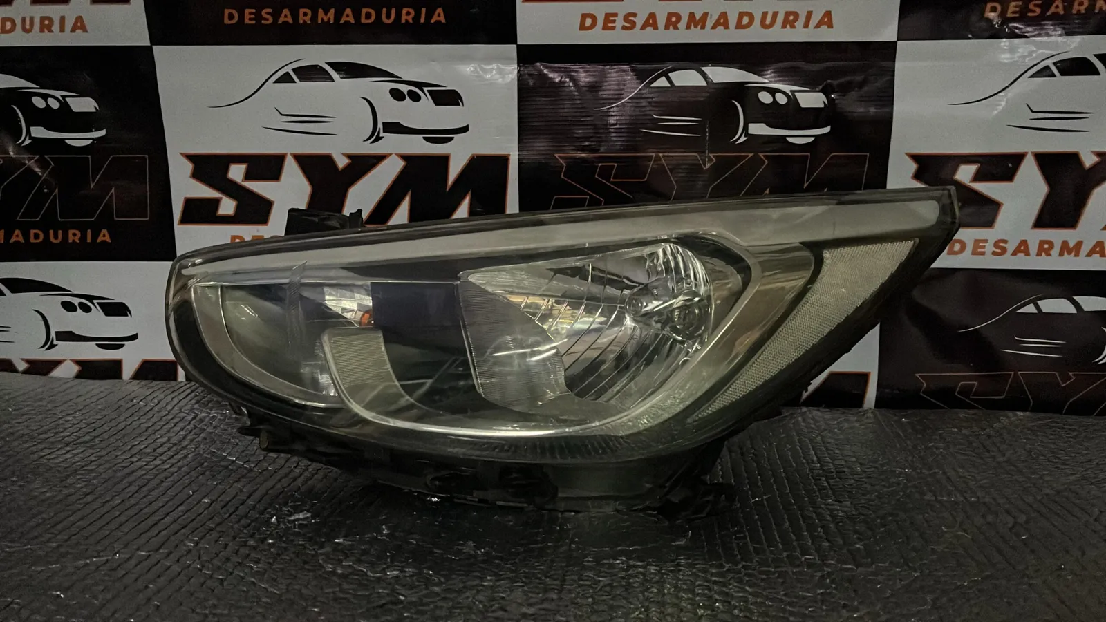 Optico Delantero Izquierdo Hyundai Accent — foto 1