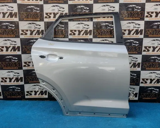 Puerta Trasera Derecha Hyundai Tucson · Hyundai · OEM pp0460 · compatible Hyundai Tucson · usado bueno · Repuesto Verde