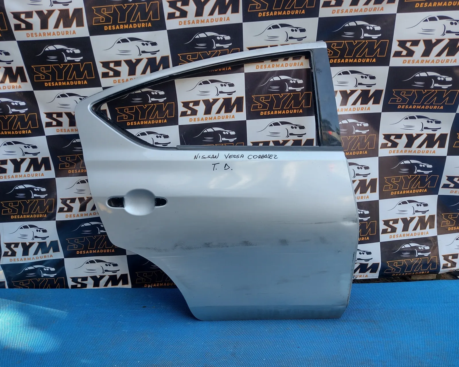 Puerta Trasera Derecha Nissan Versa · OEM pp0246 · compatible Nissan Versa · usado bueno · Repuesto Verde