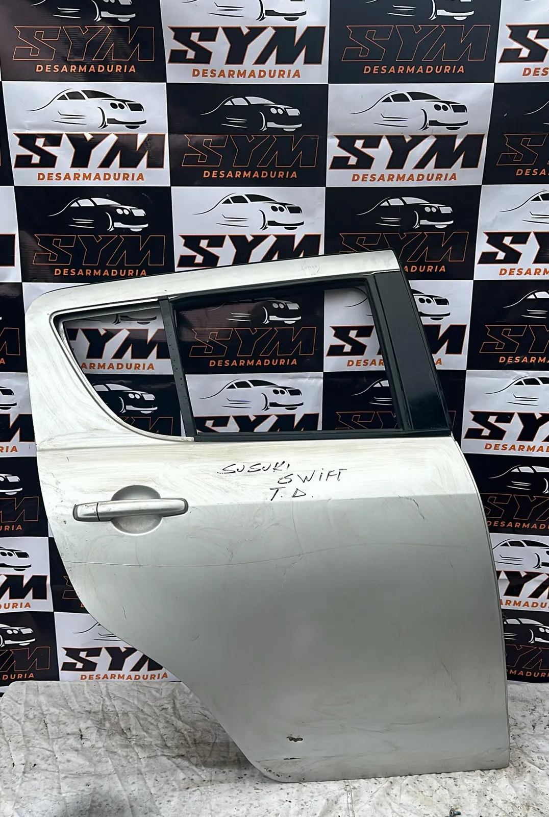 Puerta Trasera Derecha Suzuki Swift · OEM pp0016 · compatible Suzuki Swift · usado bueno · Repuesto Verde