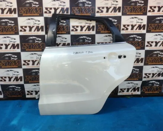 Puerta Trasera Izquierda Suzuki Baleno — foto 1