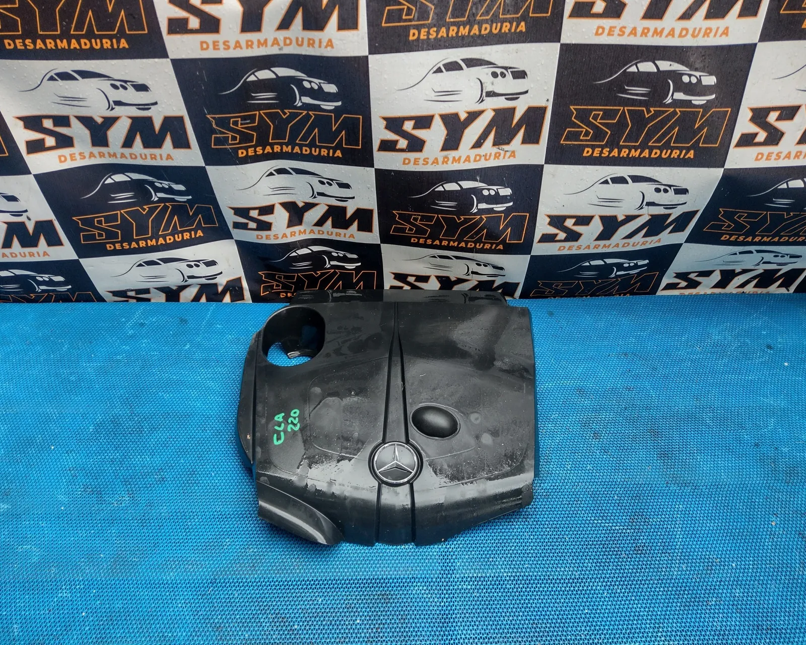 Tapa De Motor Mercedes Benz Cla — foto 1