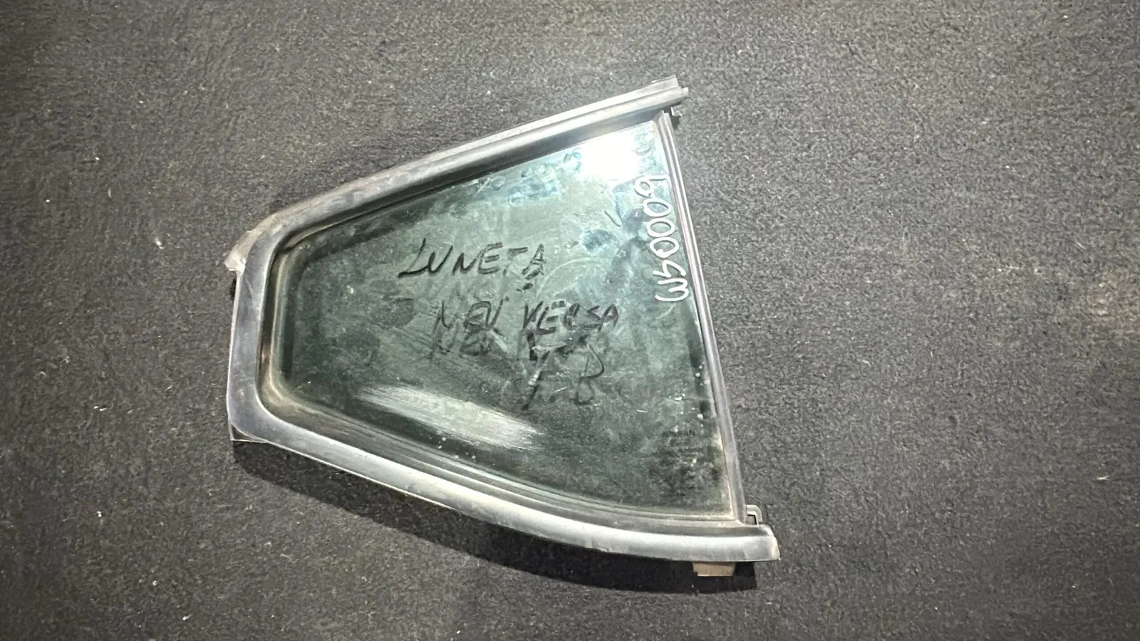 Vidrio De Puerta Trasera Derecha Nissan New Versa · OEM ws0009 · compatible Nissan Versa · usado bueno · Repuesto Verde