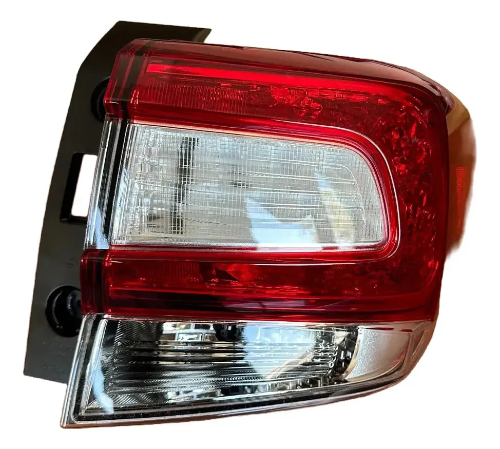 Foco Trasero Derecho Subaru Xv Crosstrek 2017-2023 OEM (84912-FL041) · TYC · OEM 84912-FL041 · compatible Subaru XV · nuevo · Repuesto Verde